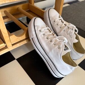 Like-new Chuck Taylor lift shoes- women’s size 10